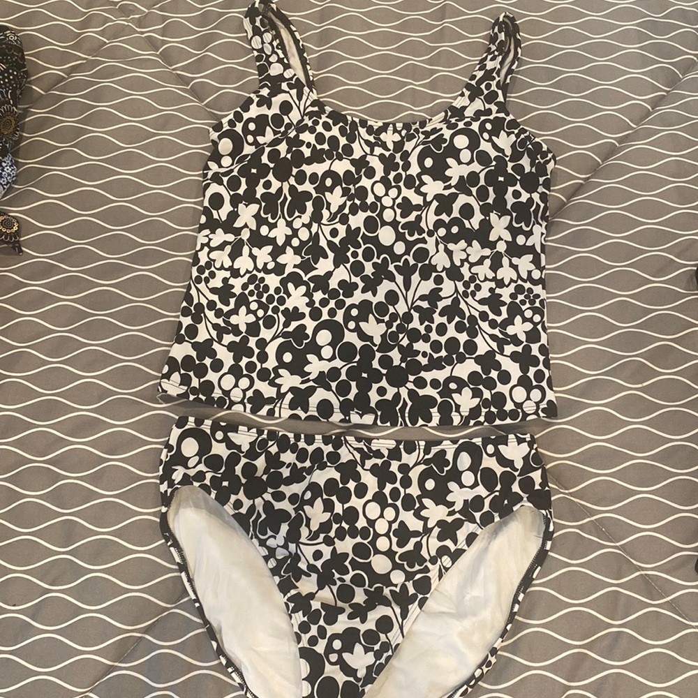 Black N White tankini size 10